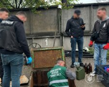 Держекоінспекція та силовики ліквідували підпільні нафтобази під Києвом