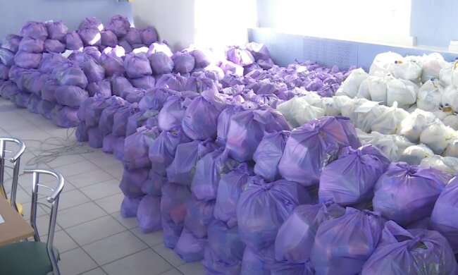 Безкоштовні продукти для ВПО та пенсіонерів в Запоріжжі
