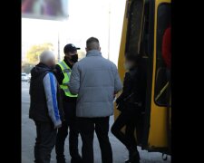 Ловят в магазинах и транспорте: на поиск нарушителей бросились 460 патрулей по всей Одесчине