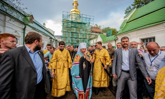 Празднование Дня Крещения Руси в Киево-Печерской Лавре: прибыли десятки тысяч паломников из всех епархий УПЦ и верующие из других стран