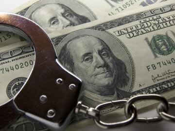 деньги доллары арест
