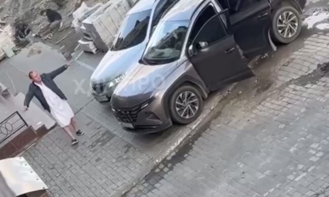 В Днепре мужчина во всеуслышание слушал русскую музыку