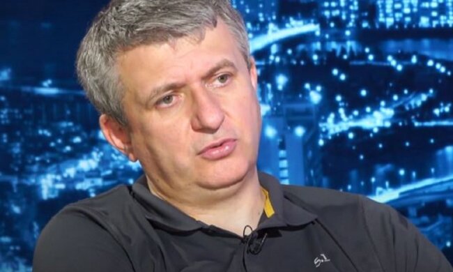 Понятно, что Россия ведёт себя неправильно, но и Украина действует не как страна, которая находится в смертельной опасности, - Романенко