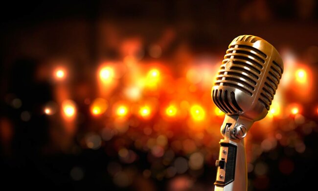 Улюблена співачка Путіна зганьбилася на сцені: «Балалайки не вистачає»