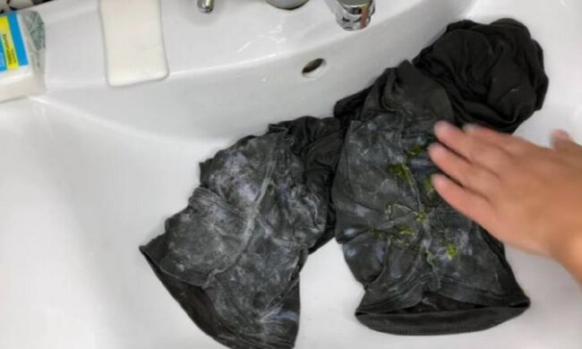 плями від дезодоранту