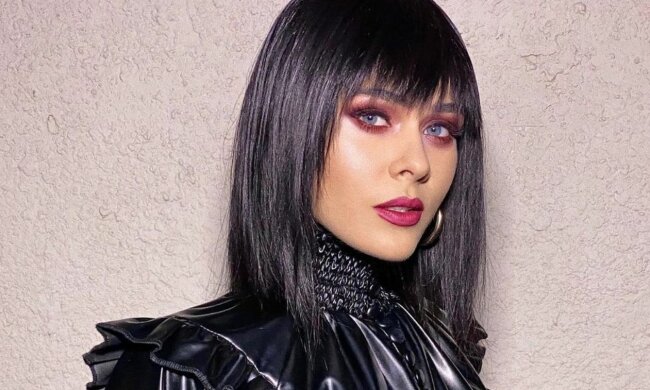 юлия санина