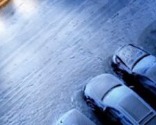 Киевлянин припарковался на пешеходной зоне и жестоко поплатился: "упала снежная глыба и..."