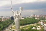 В Киеве собрались декоммунизировать "Родину-мать" и мост Патона, названы сроки: "Раньше было не до этого"