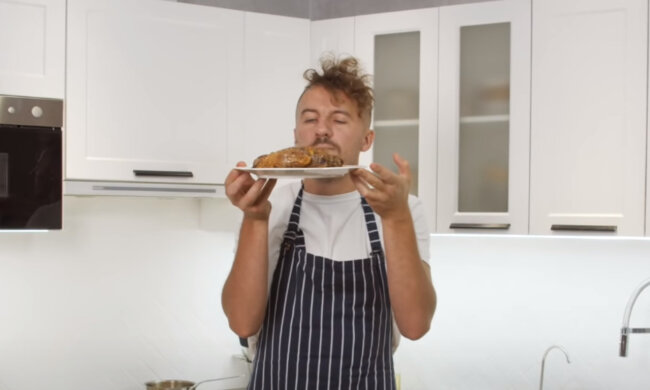 Победитель "Мастер Шеф" Клопотенко раскрыл рецепт идеального стейка: "Получается очень нежным"