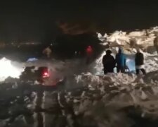 Огромная лавина накрыла горнолыжный курорт, есть жертвы: кадры трагедии и новое предупреждение