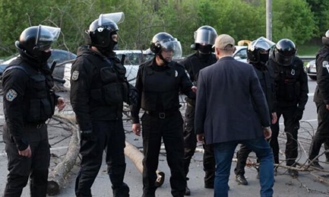 Любитель СРСР влаштував зухвалу провокацію на 1 травня і постраждав: кадри