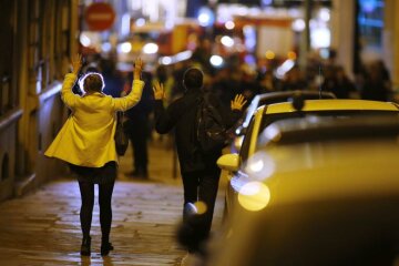 Стрельбу в Париже назвали терактом