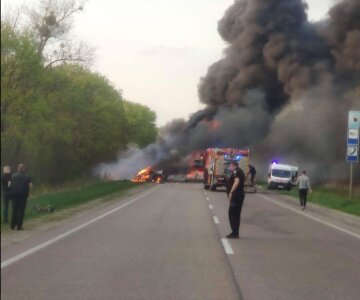 Автобус з пасажирами врізався в бензовоз на українській трасі: багато загиблих