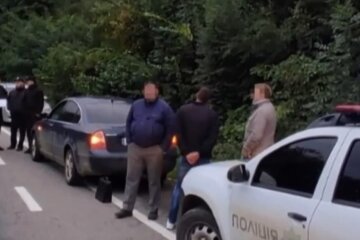 Выпрыгнула из авто на ходу: девушка села в "попутку" и сильно поплатилась, детали