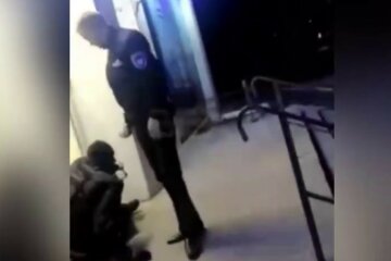 Охранники вынесли мужчину из магазина из-за маски: "требовал показать закон..."