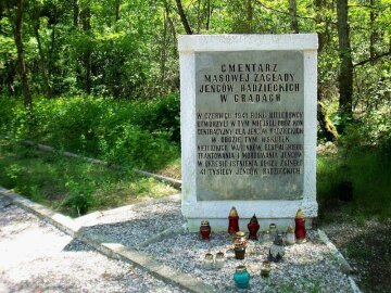 В Польше осквернили могилы советских воинов
