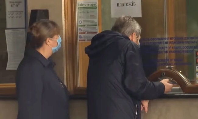 "Укрзалізниця" прекращает продажу билетов, где не будут впускать в поезда: "На шести станциях..."