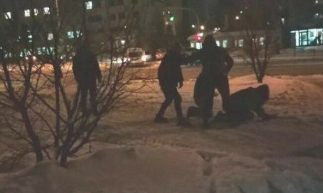 Відомого ветерана АТО безжально побили в Києві, відео потрапило в мережу: «четверо на одного»