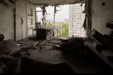 "Думала, что стены попадают": взрыв разбудил жителей многоэтажки в Киеве