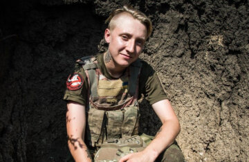 "Я страну свою защищаю": 23-летняя украинка стала командиром морпехов ВСУ на Донбассе