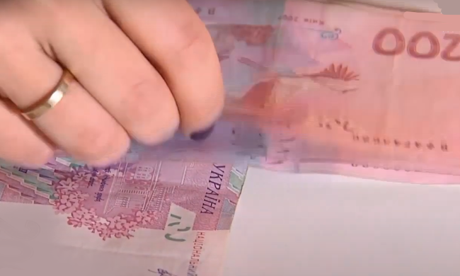 Фальшиві купюри захлеснули Україну: в НБУ дали пораду, як розпізнати гривневі підробки