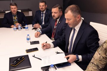 Гелікоптери Bell: на масштабній оборонній виставці AUSA 2025 у США підписано історичний Меморандум