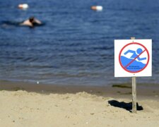 Лето закончилось: киевлян предупредили об опасности купания на столичных пляжах