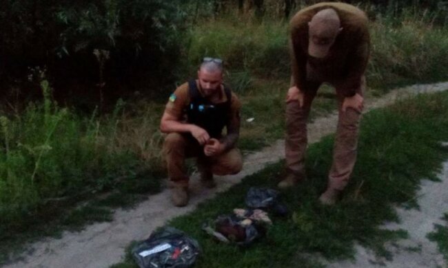 В Киеве обнаружили необычный тайник: фото "сокровищ"