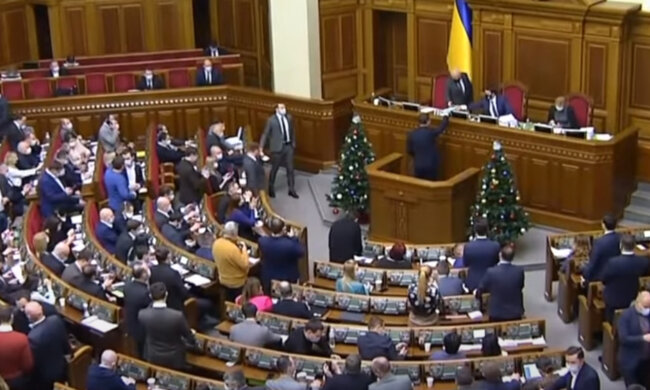 "А ви і далі платіть податки": українцям показали у скільки їм обходиться утримання "бездомних" депутатів