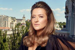 Блондинка Наталья Могилевская рискованно наклонилась в мини-платье: "Ай да Наташка"