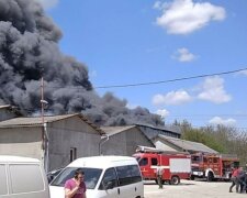 Масштабный пожар в Ивано-Франковске, пылают сотни квадратных метров: кадры с места ЧП