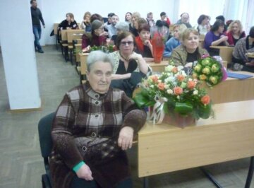 Скандал разгорелся из-за 90-летней преподавательницы в украинском ВУЗе: студенты отказываются посещать пары