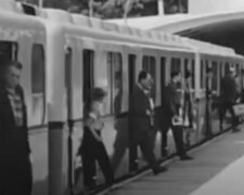 В Киеве вагоны поднимали "лифтом": как работало столичное метро до строительства моста, фото
