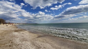 Ослабление карантина: в сети показали, где море не доступно в Одессе, фото