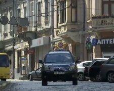 Ограничение движения транспорта в Черновцах