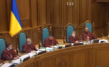 "Может их проще разогнать?": украинцам показали во сколько им обходится содержание судей КС