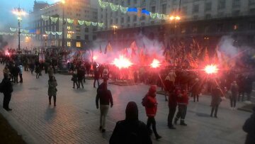 Главное за день: «огненное» празднование в Киеве и массовые задержания в Крыму