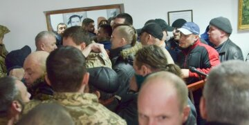 В горсовете Броваров произошла массовая драка депутатов (видео)