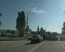 У Харкові на повному ходу авто збило пішохода: перші деталі і кадри з місця