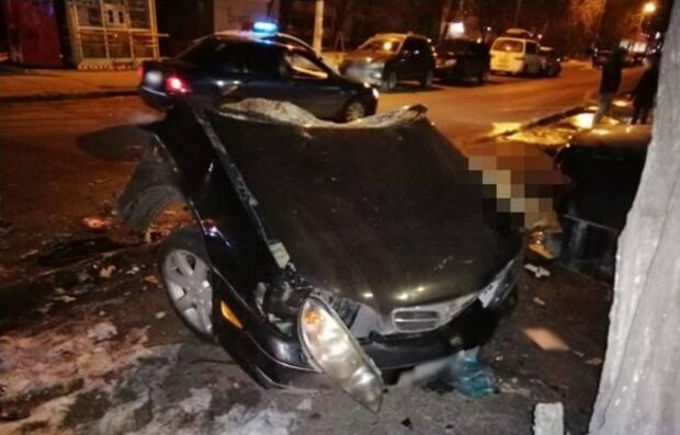 Жертвами стали молоді хлопці: з'явилися кадри трагедії в Одесі, авто розірвало на частини