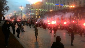 Крещатик в дыму и огне: центр Киева сотрясли взрывы