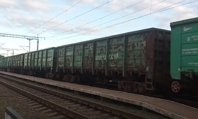 Білорусь відправляє в рф вагони, які забиті боєприпасами: "Кількість настільки велика..."