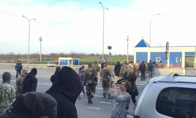 Одесситы перекрыли трассу Одесса — Киев, протестуя против назначения в область прокурора Стоянова (фото)