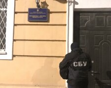 СБУ затримала прокурора у Бердянську: вимагав 10 тис. доларів хабара