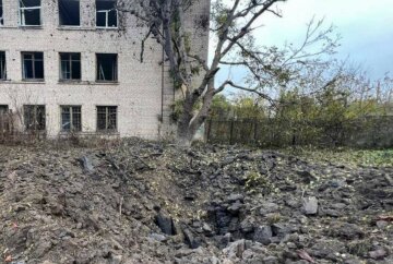 "Ці нелюди будуть покарані": окупанти вдарили ракетами по школі у Запоріжжі, кадри