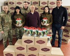 "Святий Миколай — дітям українських Героїв": Томенко передає 1300 подарунків, компенсованих ЄСПЛ