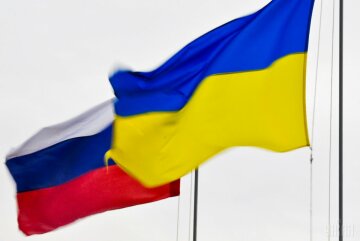 Украина Россия флаги