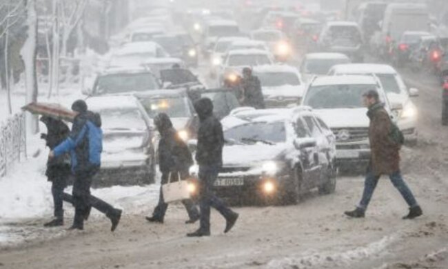 Затяжная магнитная буря накроет с новой силой, украинцев предупредили: даты и как обезопасить себя