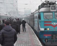 В поезде Черновцы-Одесса отваливаются полки: "Страхует ведро с одеялом", видео