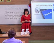 Українські вчителі один за іншим ганьбляться на онлайн уроках: топ скандальних помилок